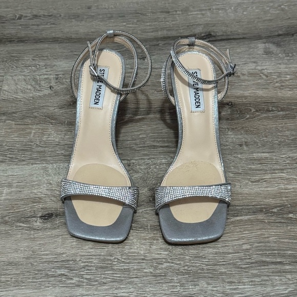 Women's Steve Madden Silver Rhinestoned Ankle Strap Mid Height Heels - Picture 2 of 9